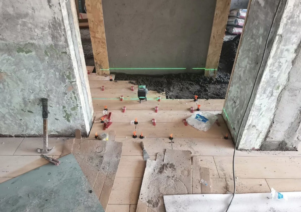 120㎡平瓦工工长瓷砖铺贴6