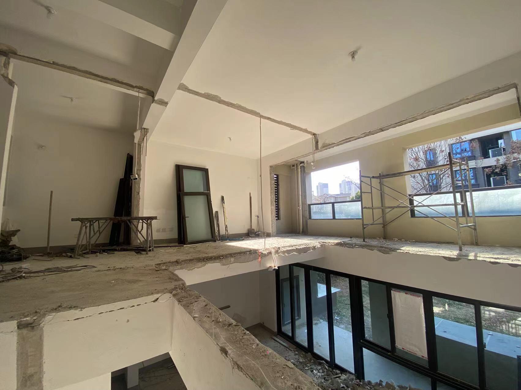 4别墅复式楼拆除砸墙施工